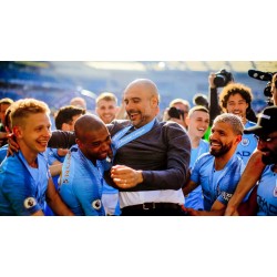 De rojo y azul a celeste: La leyenda de los 1000 partidos internacionales de Guardiola De rojo y azul a celeste: La leyenda de los 1000 partidos internacionales de Guardiola